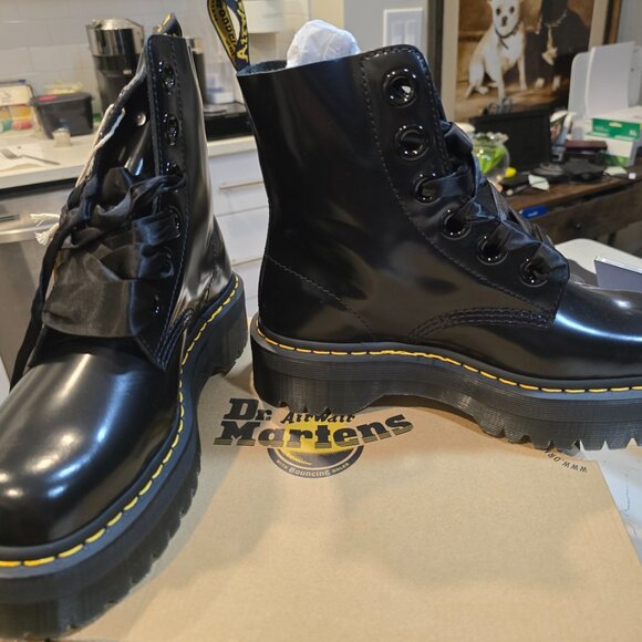 DR. MARTENS MOLLY Leather Platform Boots BLACK BUTTERO Men's Size 10 NEW - Picture 3 of 16